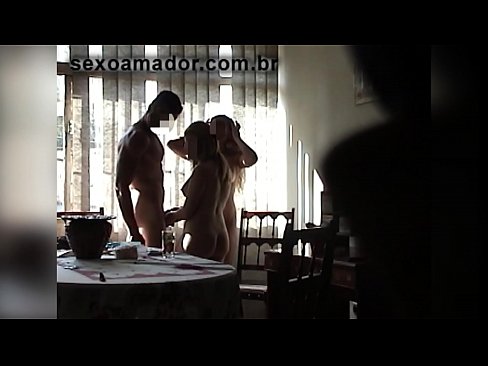 ❤️ جنسی دوست ایک دیو آدمی اور اس کے ساتھ ایک تھریسم کو مدعو کرتے ہیں۔ ❤️ مقعد فحش ﹏